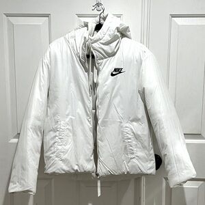 Women’s Nike reversible puffy jacket